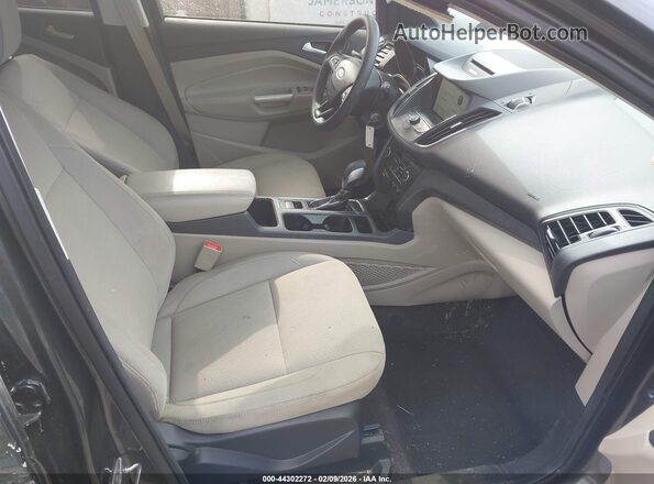 1FMCU9GD9JUA81990 2018 FORD ESCAPE Серый Вид салона спереди