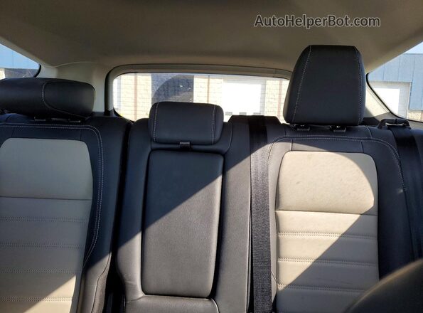 1FMCU9HD3KUC00388 2019 FORD ESCAPE White Widok tylnych siedzeń