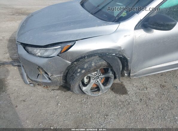 1FMCU9MNXRUB43230 2024 FORD ESCAPE Серебряный Вид спереди
