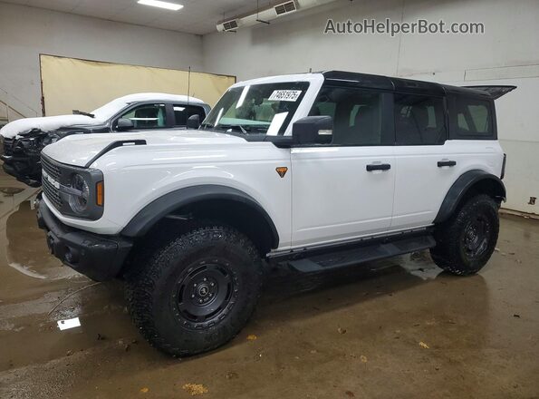 1FMEE9BH2SLB68329 2025 FORD BRONCO Белый Передняя левая четверть