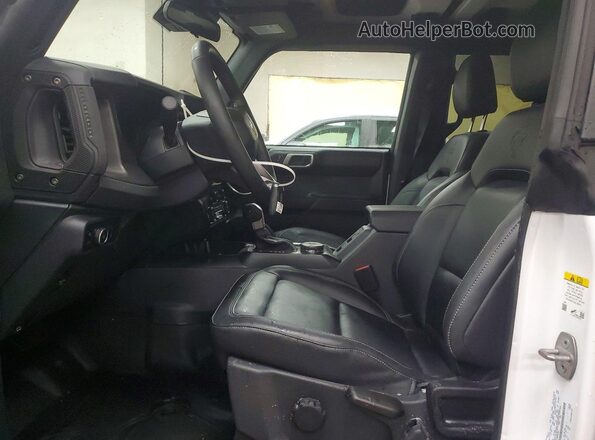 1FMEE9BH2SLB68329 2025 FORD BRONCO Белый Вид салона спереди