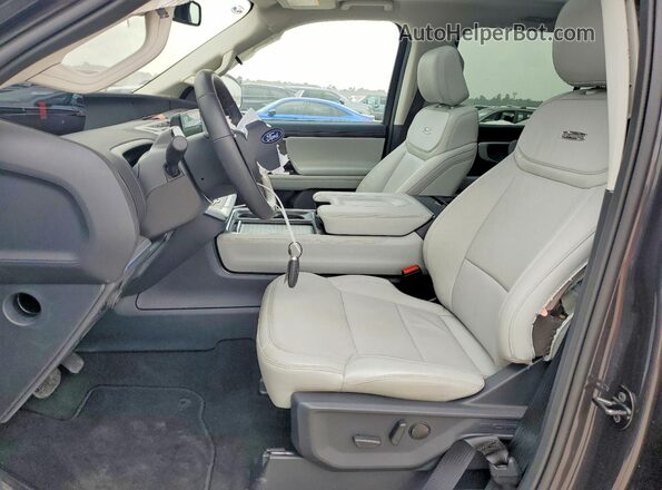1FMJK1M82SEA46905 2025 FORD EXPEDITION Серый Вид салона спереди