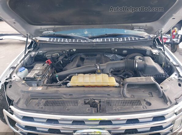 1FMJU1HT3JEA40943 2018 FORD EXPEDITION Серебряный Вид сзади
