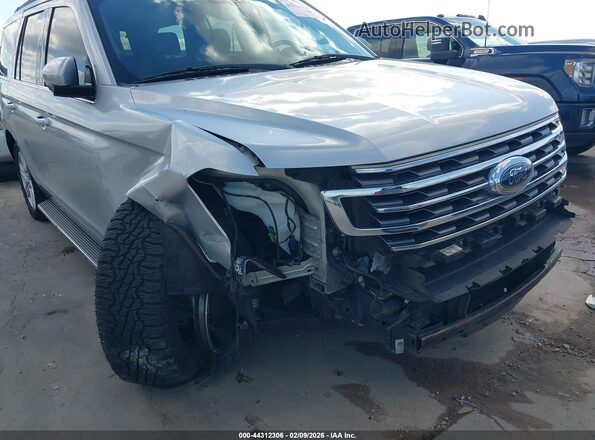 1FMJU1HT3JEA40943 2018 FORD EXPEDITION Серебряный Вид спереди