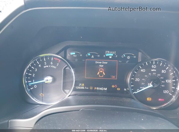1FMJU1HT3JEA40943 2018 FORD EXPEDITION Серебряный Вид задних сидений