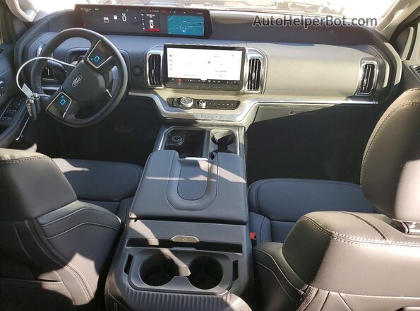 1FMJU1M83SEA53274 2025 FORD EXPEDITION Белый Вид панели приборов