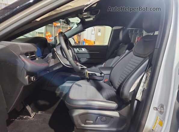 1FMUK8KH7TGA56246 2026 FORD FORD EXPLORER Белый Вид салона спереди