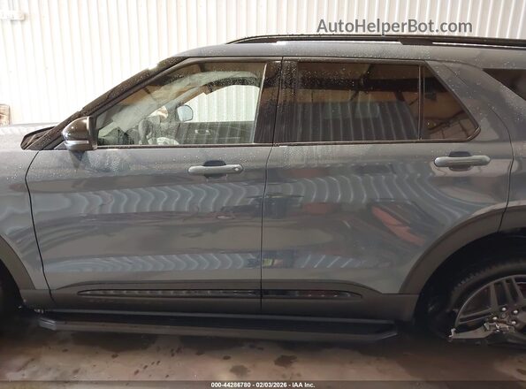1FMWK8GC3TGA16221 2026 FORD FORD EXPLORER Gray Widok wnętrza 360 stopni