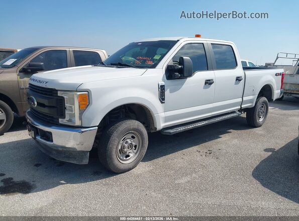 1FT7W2B60HEE17093 2017 FORD F-250 Белый Передняя левая четверть
