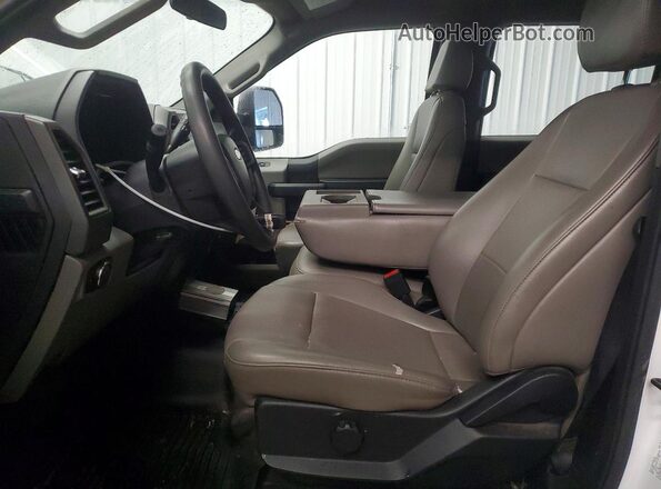1FT7W2B66NEF11958 2022 FORD F250 White Вид салону спереду
