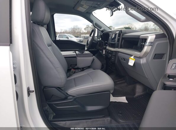 1FT7W2BA4TEC72170 2026 FORD F-250 Белый Вид салона спереди
