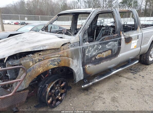 1FT7W2BT5GEB39747 2016 FORD F-250 Серебряный Вид задней части салона