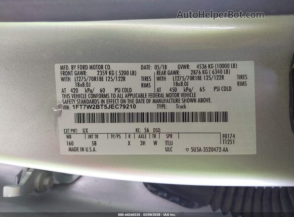 1FT7W2BT5JEC79210 2018 FORD F-250 Серебряный Вид подкапотного пространства