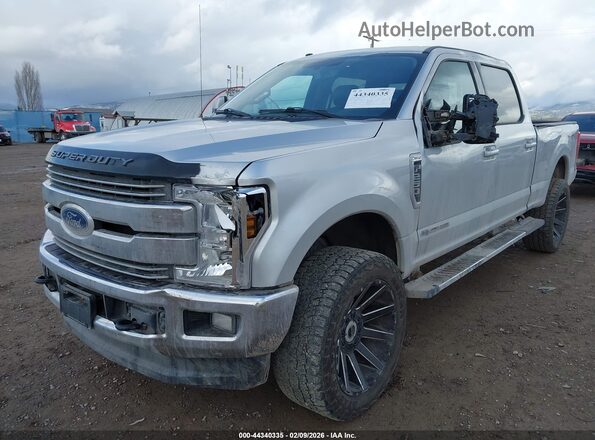 1FT7W2BT5JEC79210 2018 FORD F-250 Серебряный Вид спереди