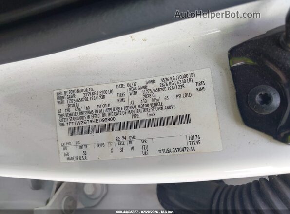 1FT7W2BT9HED99800 2017 FORD F-250 Белый Вид подкапотного пространства