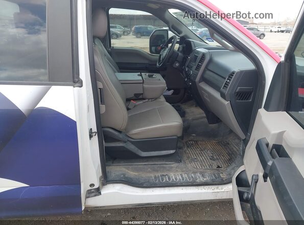 1FT7X2AT1KEG02880 2019 FORD F-250 Белый Вид салона спереди