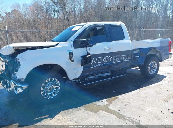 1FT7X2AT8NED45317 2022 FORD F-250 White Widok z przodu
