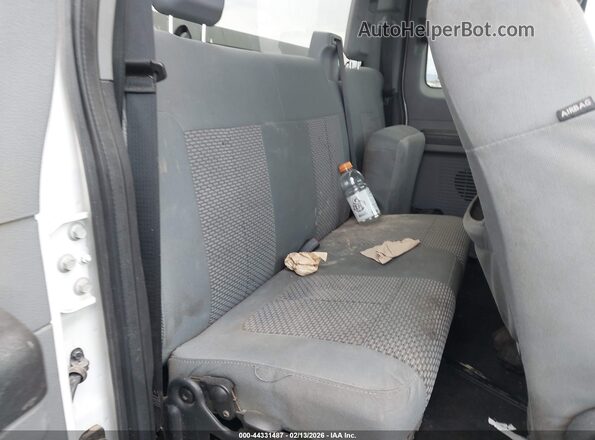 1FT7X2B65GEA65317 2016 FORD F-250 Белый Вид задних сидений