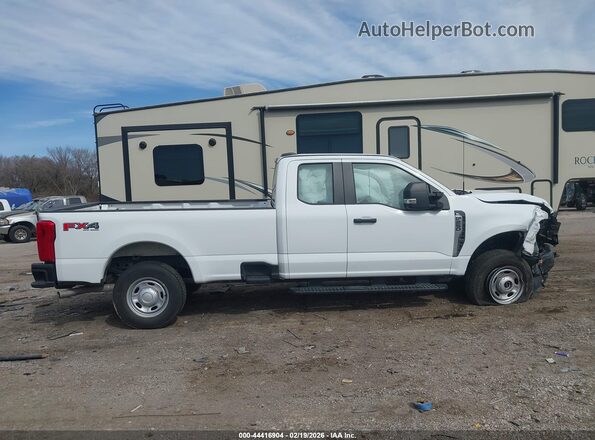 1FT7X2BA4REC83515 2024 FORD F-250 Белый Вид задней части салона