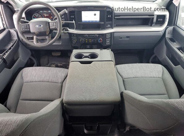 1FT7X2BN2TEC95074 2026 FORD F250 Серый Вид панели приборов