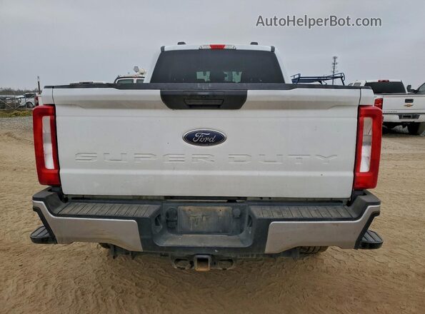 1FT7X2BT2REC54855 2024 FORD F250 White უკანა ხედი