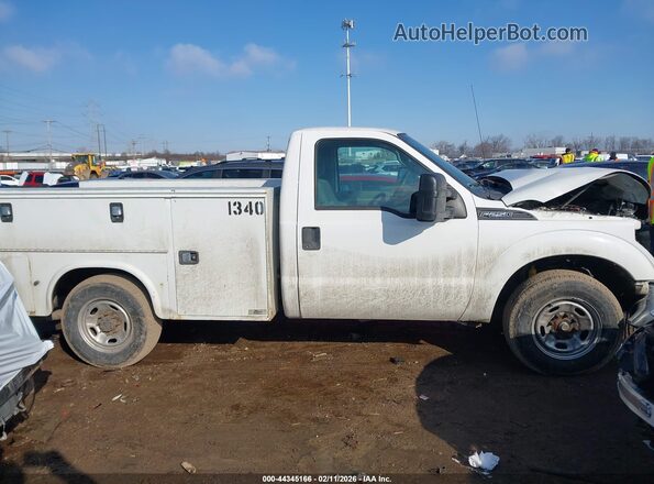 1FTBF2A63GEC44387 2016 FORD F-250 Белый Вид задней части салона