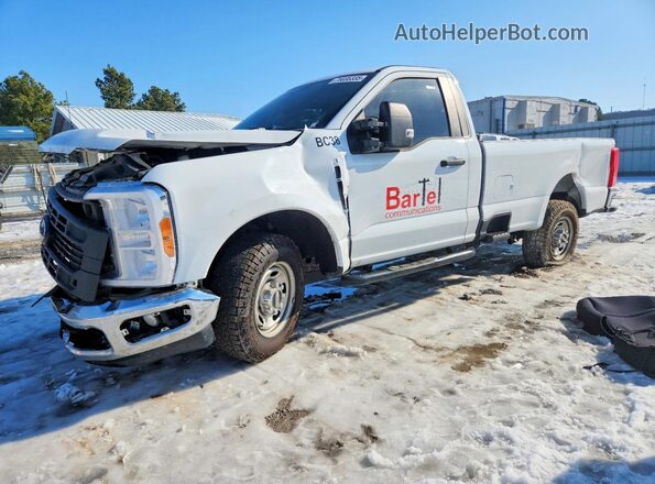 1FTBF2AA6PED43483 2023 FORD F250 Белый Передняя левая четверть