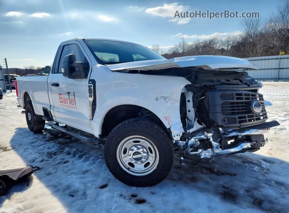 1FTBF2AA6PED43483 2023 FORD F250 Белый Передняя правая четверть