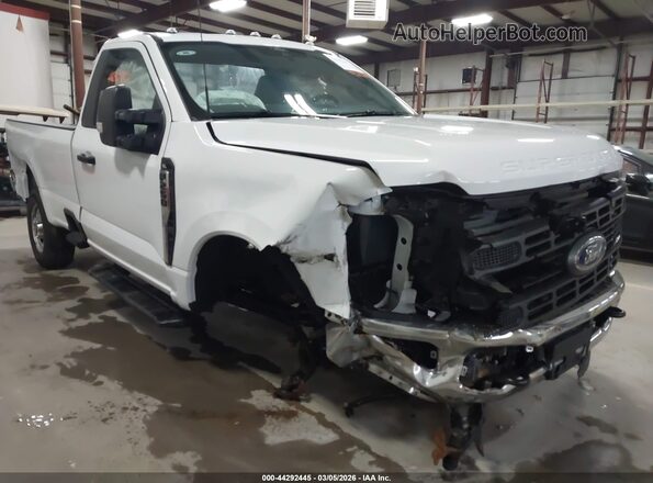 1FTBF2BA0SEE01336 2025 FORD F-250 White Widok z przodu