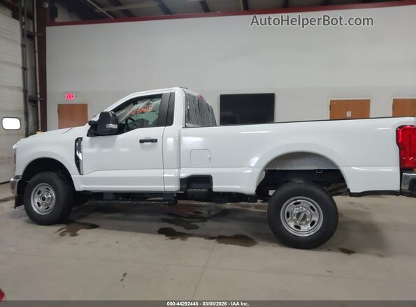 1FTBF2BA0SEE01336 2025 FORD F-250 White Widok wnętrza 360 stopni