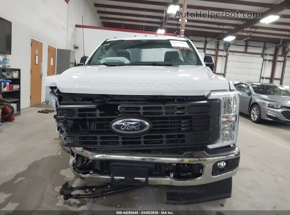 1FTBF2BA0SEE01336 2025 FORD F-250 White Widok zestawu wskaźników