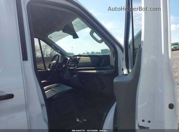 1FTBR1C80PKB51084 2023 FORD TRANSIT-250 Белый Вид салона спереди