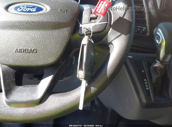 1FTBR1C80PKB51084 2023 FORD TRANSIT-250 Белый Вид панели приборов
