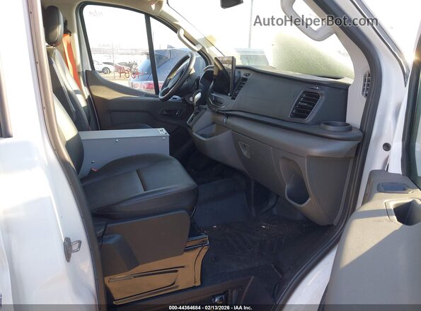 1FTBR1Y82PKC01640 2023 FORD TRANSIT-250 Белый Вид салона спереди