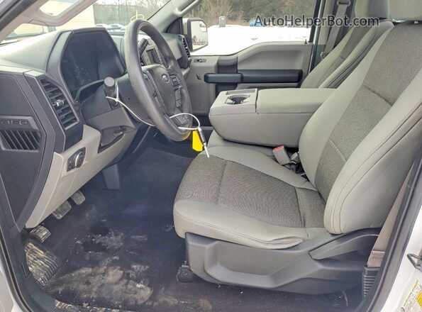 1FTMF1CF2GFD11975 2016 FORD F150 Белый Вид салона спереди