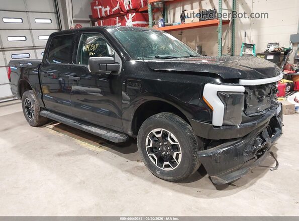 1FTVW1EL8PWG40140 2023 FORD F-150 LIGHTNING Черный Передняя правая четверть