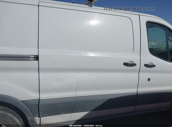 1FTYE1YM3GKB44402 2016 FORD TRANSIT-150 Белый Вид задней части салона