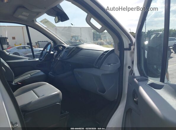 1FTYE1YM8HKA38769 2017 FORD TRANSIT-150 Белый Вид салона спереди