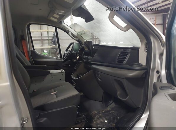 1FTYE2Y82PKB66223 2023 FORD TRANSIT-150 Серебряный Вид салона спереди