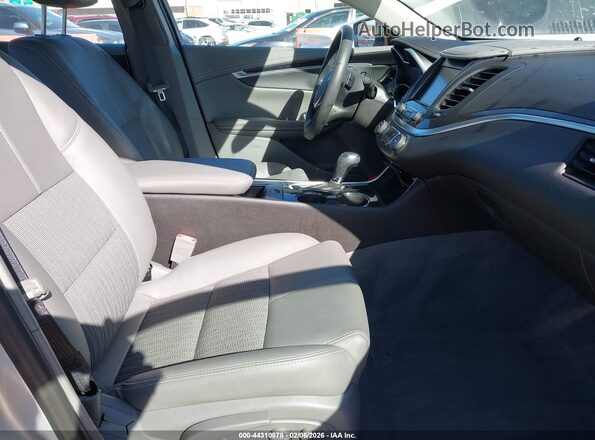 1G11Y5SA7KU101024 2019 CHEVROLET IMPALA Серебряный Вид салона спереди