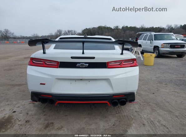 1G1FF1R71J0102450 2018 CHEVROLET CAMARO Белый 