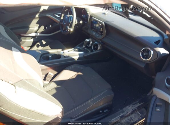 1G1FF1R71R0110978 2024 CHEVROLET CAMARO Black Вид салону спереду