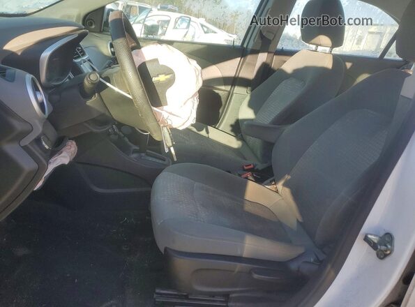 1G1JB5SH3H4125392 2017 CHEVROLET SONIC White Widok wnętrza z przodu