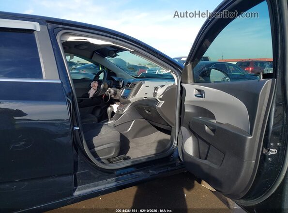 1G1JC6SH6G4165774 2016 CHEVROLET SONIC Черный Вид салона спереди