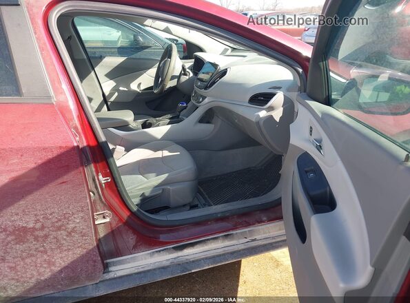 1G1RA6S55HU106909 2017 CHEVROLET VOLT Бордовый Вид салона спереди