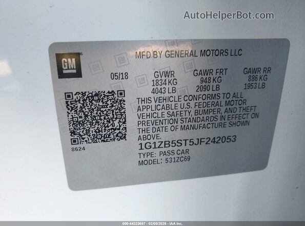 1G1ZB5ST5JF242053 2018 CHEVROLET MALIBU Белый Вид подкапотного пространства