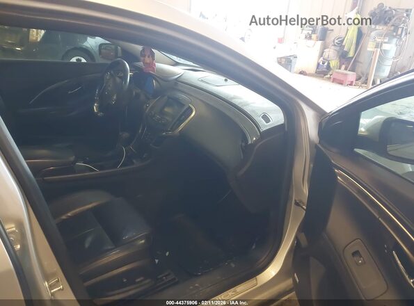 1G4GD5G36GF240219 2016 BUICK LACROSSE Серебряный Вид салона спереди
