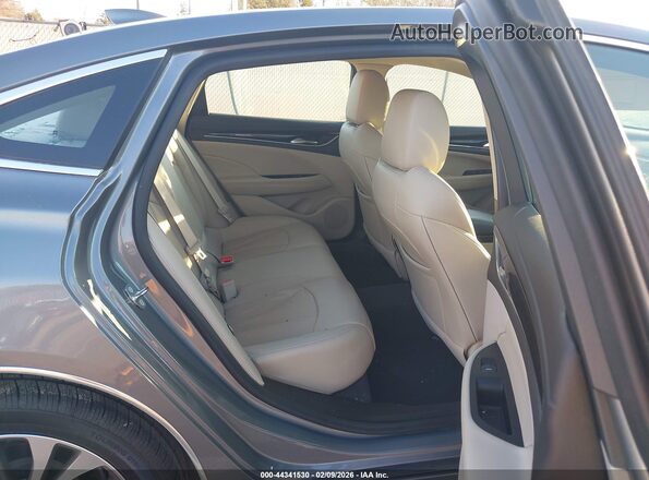 1G4ZP5SS4JU135552 2018 BUICK LACROSSE Серый Вид наклейки с VIN-кодом