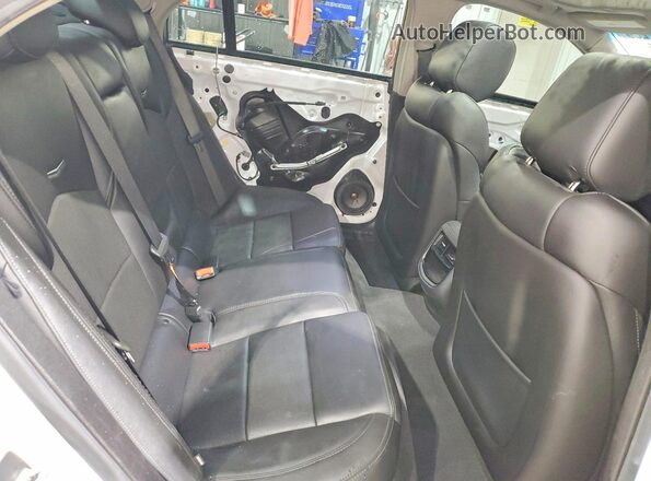 1G6AX5SS8H0216625 2017 CADILLAC CTS Белый Вид задних сидений