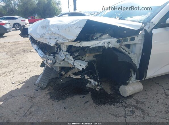 1G6DC5RK7R0114944 2024 CADILLAC CT4 White Widok z przodu